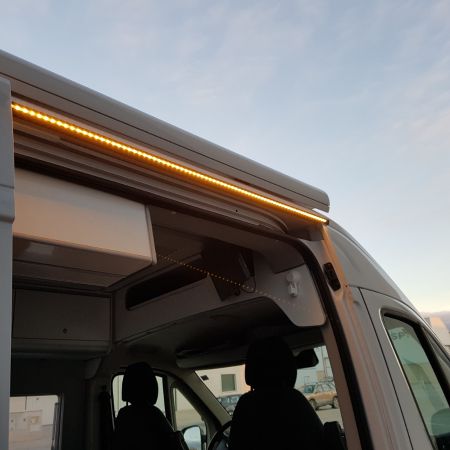 Furgoneta camperizada por Taller Camper Duero leds