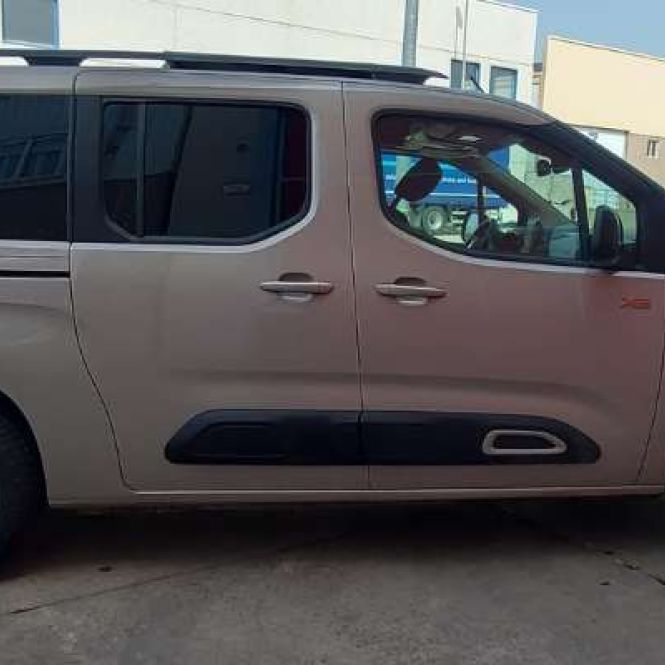 Camperización de Citroën berlingo Xl. Especial pequeña pero muy funcional.