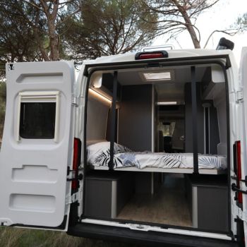 sistema de cama y mobiliario furgoneta camperizada duero camper valladolid